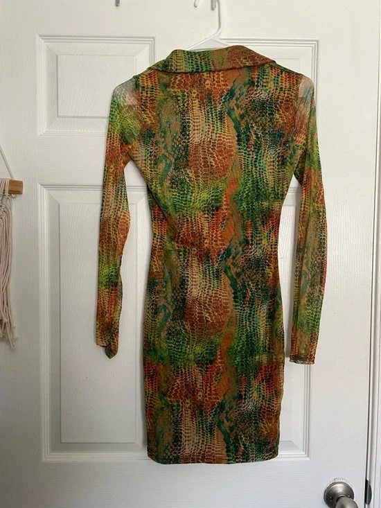 PrettyLittleThing Women’s Size 2 Green Brown Snake-Print Long Sleeve Mini Dress - Picture 9 of 10